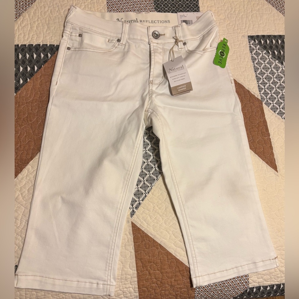 Natural Reflections Cream (Ecru) “Camp Side” Skimmer Capris - Picture 3 of 13